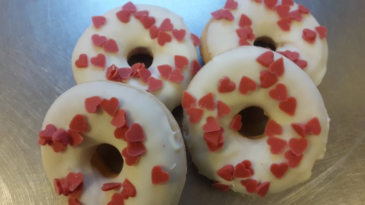 Gebakje voor vrijgezellen_donut_Valentijnsdag